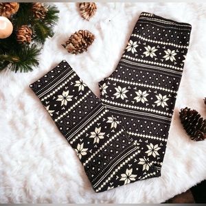 Women’s Knit, Snowflake Pattern, Black & White, Leggings, Sz. Lrg.